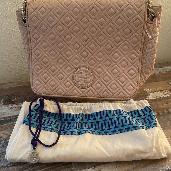 Tory Burch Tan Quilted Shoulder Bag with Chain Strap - Picture 5 of 16